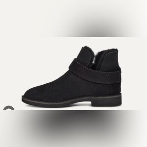 ISO black Melrose or McKay in size 7 or 6